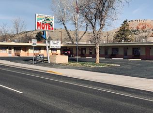 408 Park St, Thermopolis, WY 82443