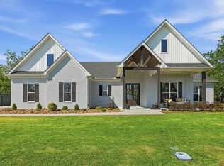 250 E Grandview Heights Dr, Conway, AR 72032