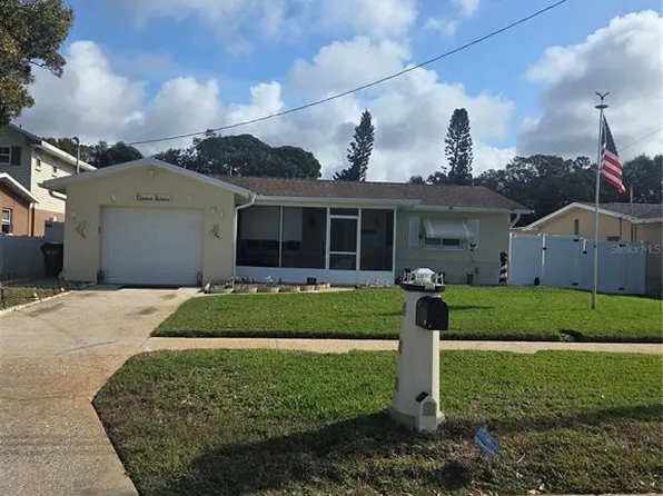 1130 San Remo Dr, Largo, FL 33770