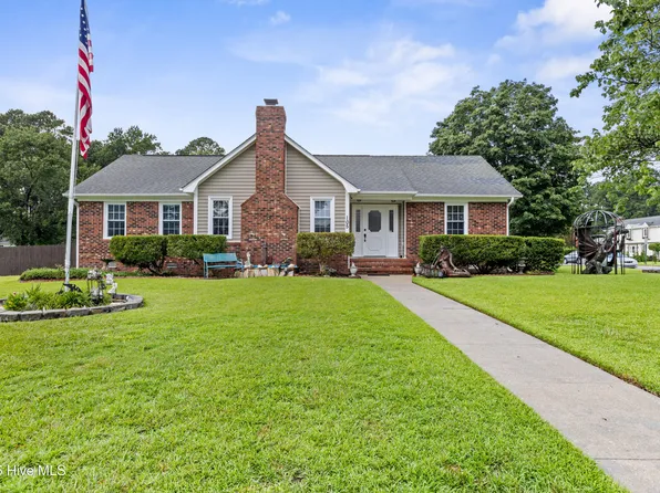 105 University Drive, Jacksonville, NC 28546