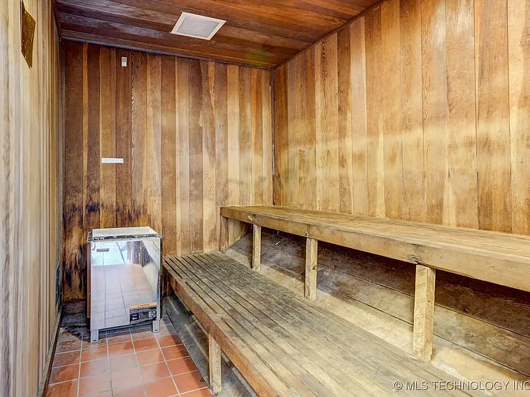 410 W 7th St #1023 — Photo 43