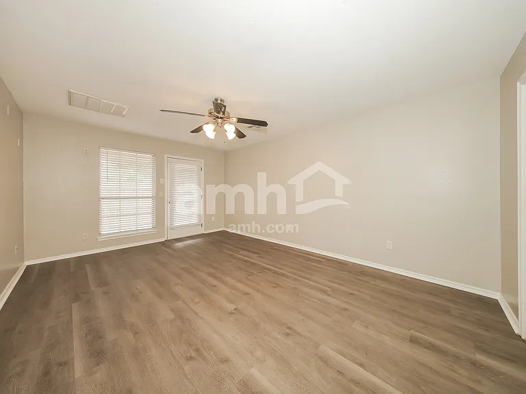1424 SW 23rd St — Photo 10
