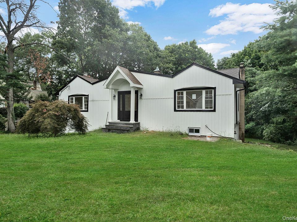 1st image of 7 Weinmann Boulevard