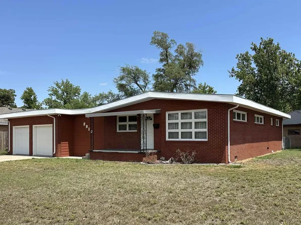 2910 Quivira Ave, Great Bend, KS 67530