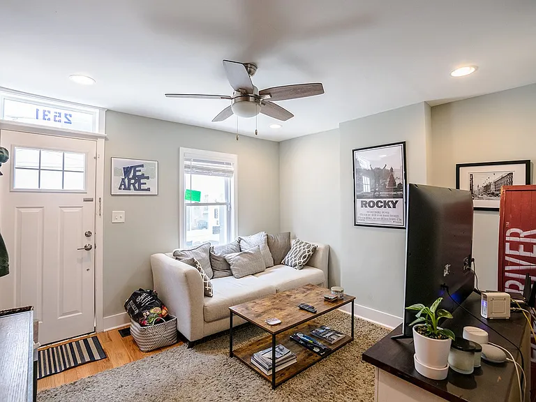 2531 E Gordon St — Photo 4