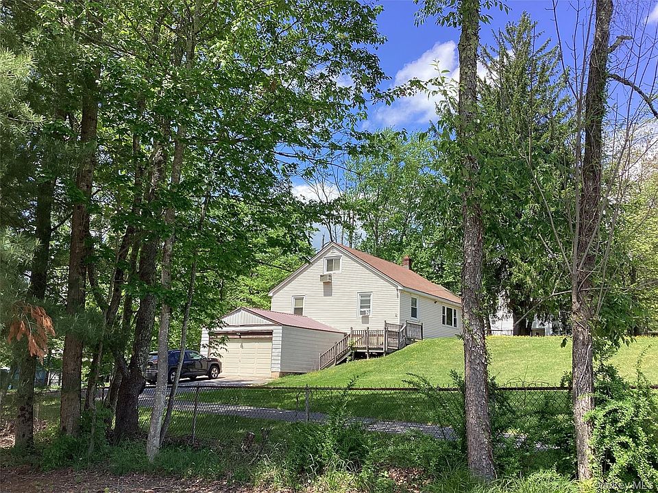 1st image of 229 Pleasant Valley Road