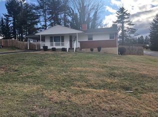2468 Mount Vernon St, Waynesboro, VA 22980