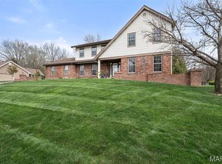 1578 Mason Knoll Rd, Saint Louis, MO 63131