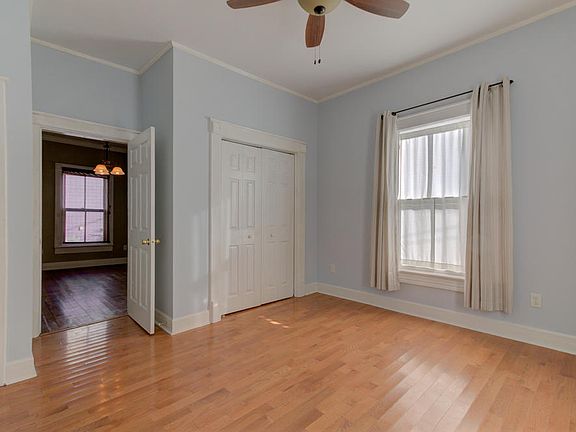 3rd image of 215 Kern Pl