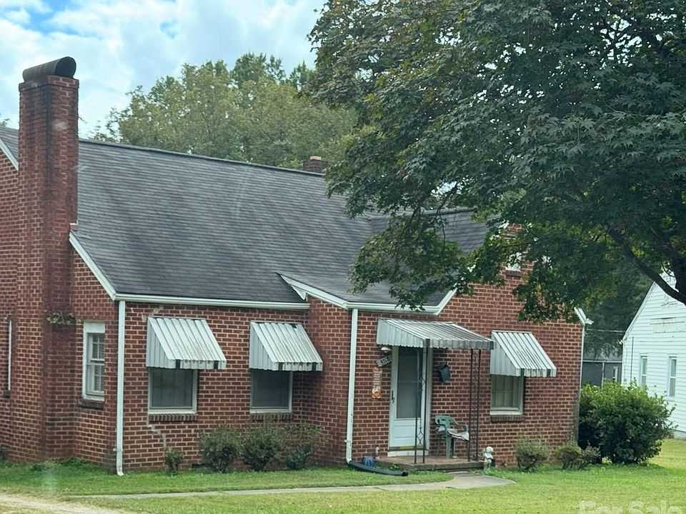 2nd image of 3710 McMillan St