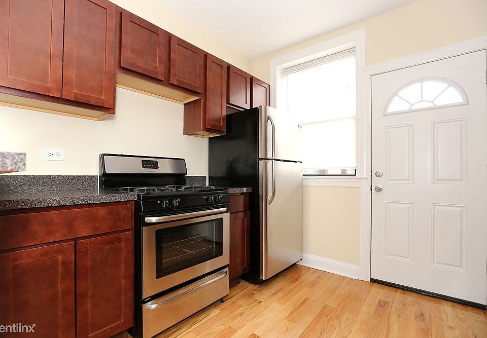 1st image of 3904 N Janssen Ave APT 3A