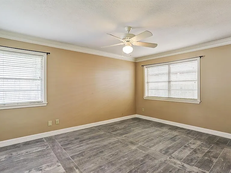 3750 Drummond St — Photo 10