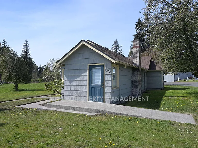 3208 E Mahogany St — Photo 1