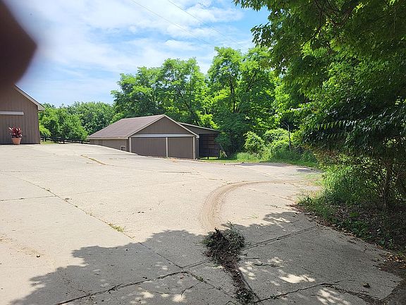 50 X 50 UTILITY BARN 