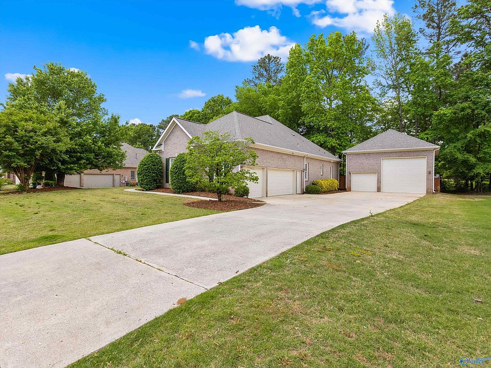 1st image of 115 Holbrook Dr