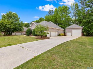 115 Holbrook Dr, Huntsville, AL 35806
