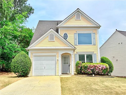 1667 Woodsford Rd NW Photo 1