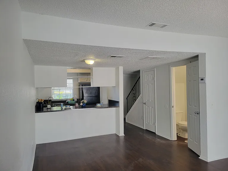 Oak Ridge Apartments — Photo 20