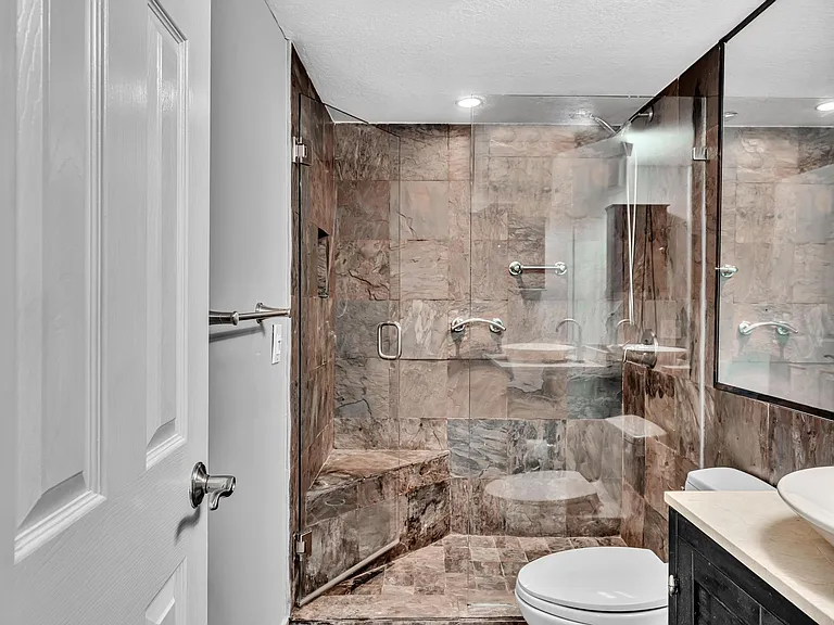 833 NE 18th Ct #3 — Photo 21