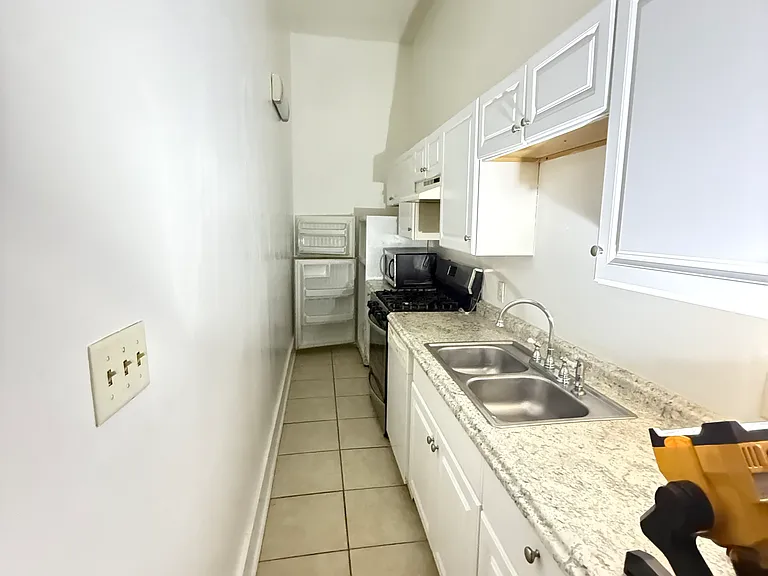 1034 S Carrollton Ave #B — Photo 8