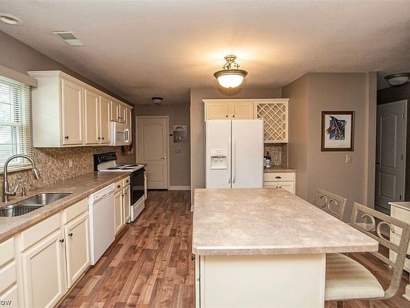 4th image of 1860 Massachusetts Ave APT 3