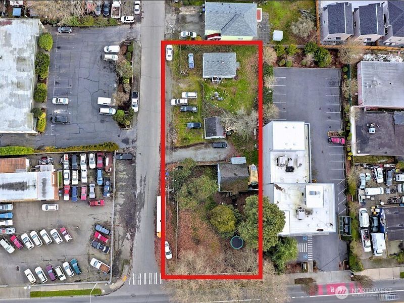 2nd image of 13502 Ambaum Boulevard SW