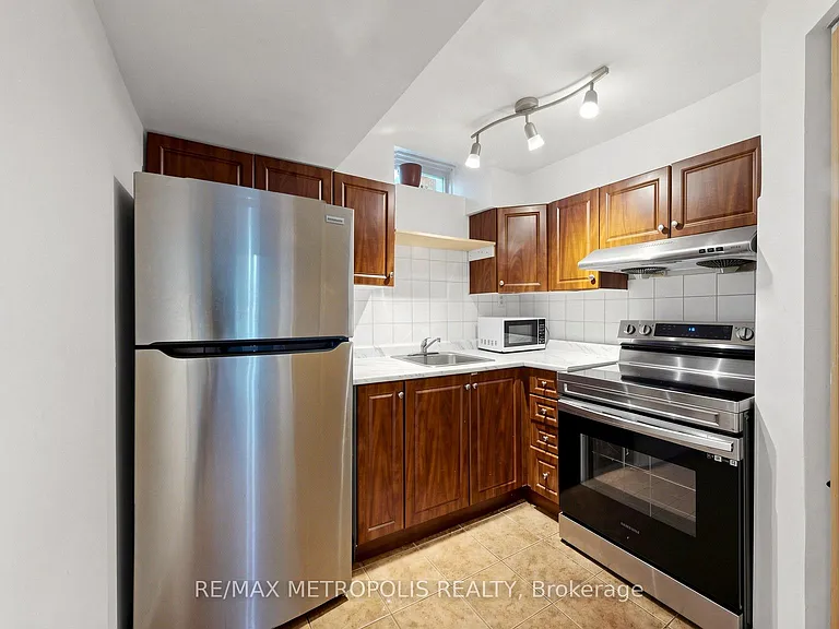 61 Horseshoe Cres #BASEMENT — Photo 12