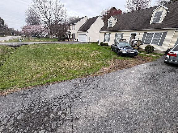 3rd image of 606 Old Love Point Rd