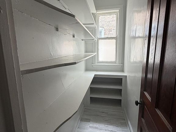 4th image of 1249 W Newport Ave