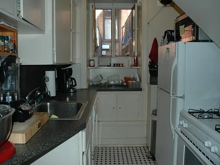 Fully appliance working kitchen
