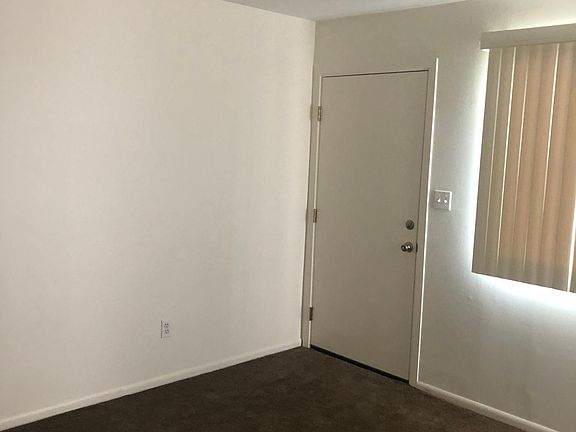4th image of 4320 39th St
