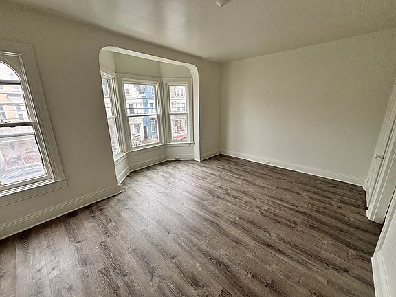 4th image of 659 W King St Floor 2