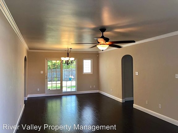 3rd image of 2308 Barcelona Way