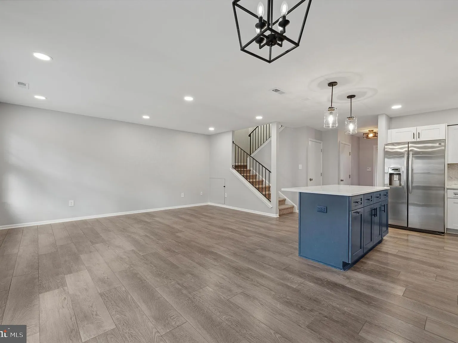 3 bed, 2.5 bath, 1476 sqft, $3,000 — Photo 4