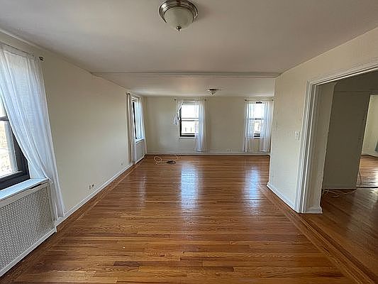 3rd image of 2728 Henry Hudson Pkwy E #C82