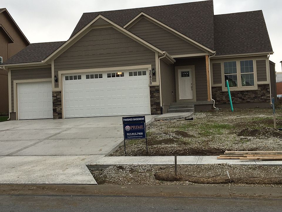 3 car garage!