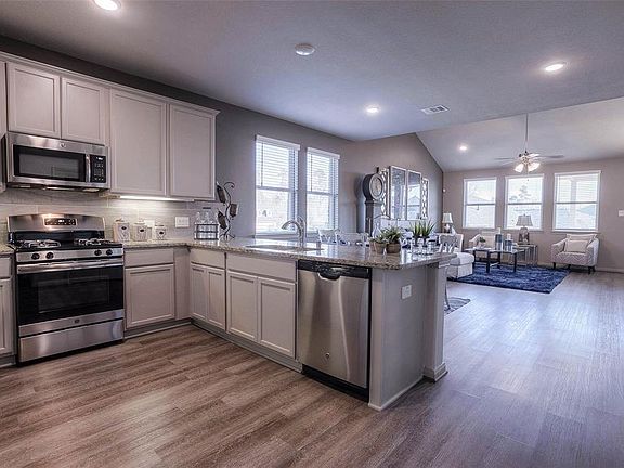 5th image of 301 Terra Vista Cir