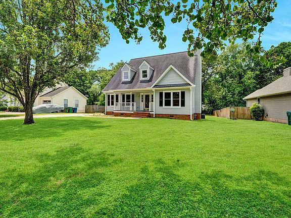 2nd image of 1023 N Lake Dr