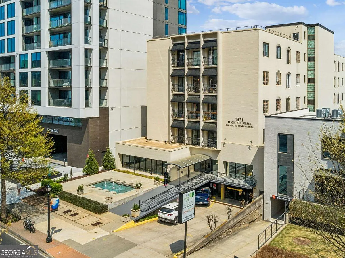 1421 Peachtree St NE APT 210 photo 1