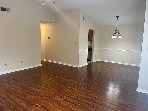 3rd image of 2092 Sherwood Dr
