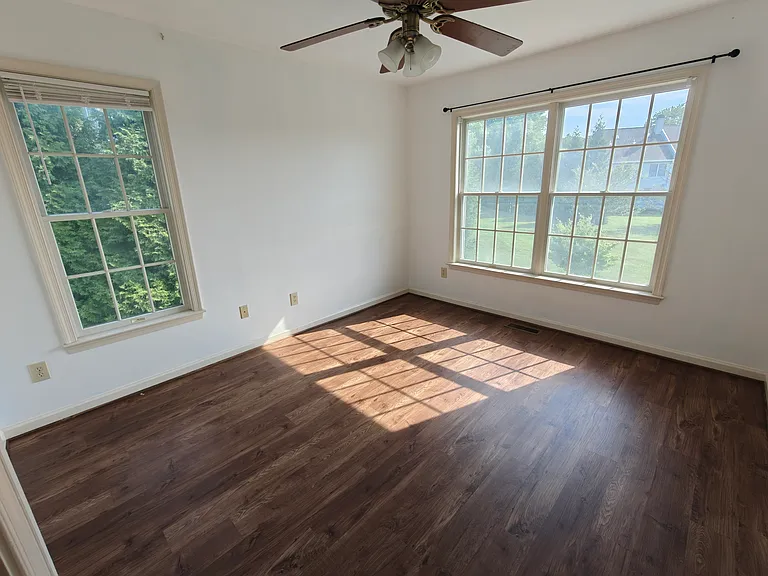 366 Bristol Cir — Photo 26