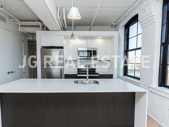 3rd image of 420 Fairmount Ave #501