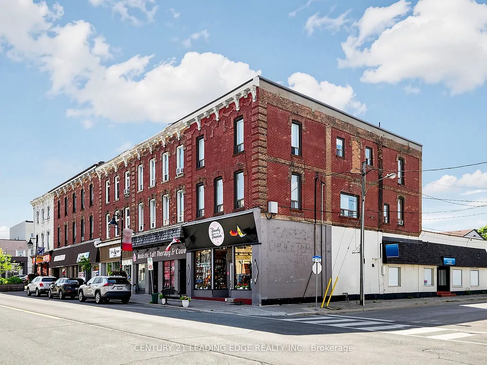18 Brock St W #3