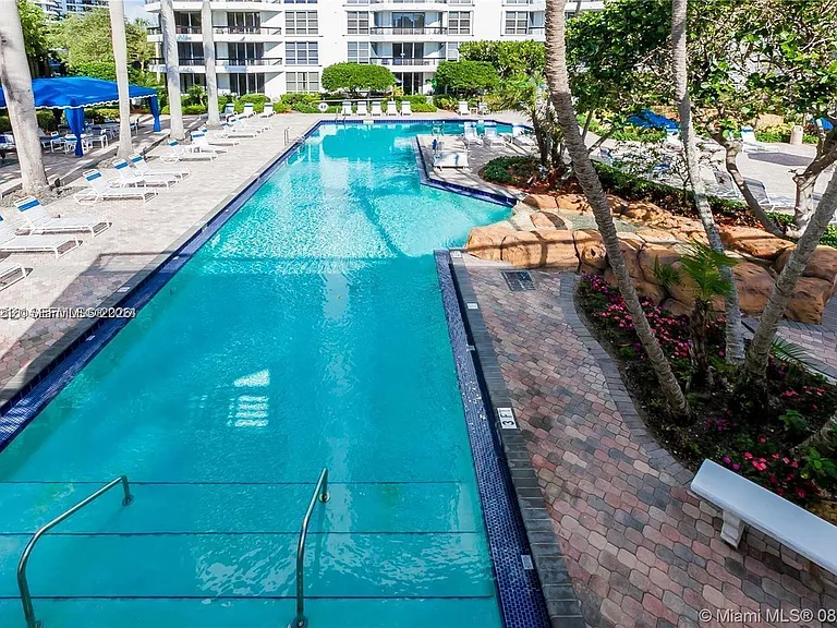 3600 Mystic Pointe Dr #1111 — Photo 33
