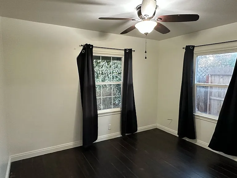 1705 W Noble Ave — Photo 23