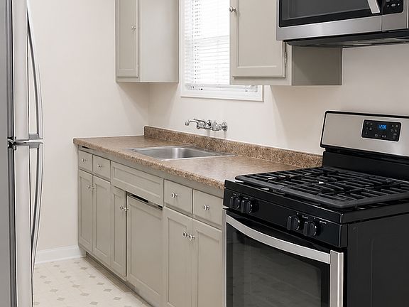 2nd image of 346 Palomar Ave #6506