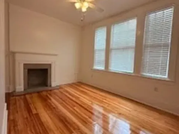 526 E 37th St, Savannah, GA 31401