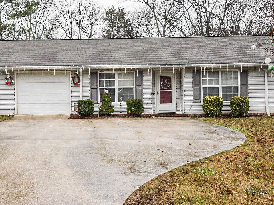 1st image of 3247 Clearwater Dr NE