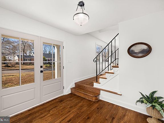 5th image of 2612 Stirrup Ln