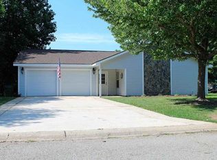 110 Foxwood Cir, Bonaire, GA 31005
